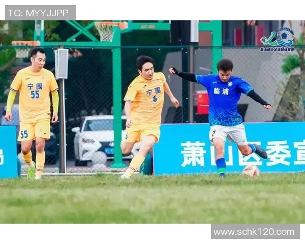 拼搏在绿茵场上奋力奔跑的球星们用汗水书写属于他们的传奇故事 拼搏在绿茵场上奋力奔跑的球星们用汗水书写属于他们的传奇故事